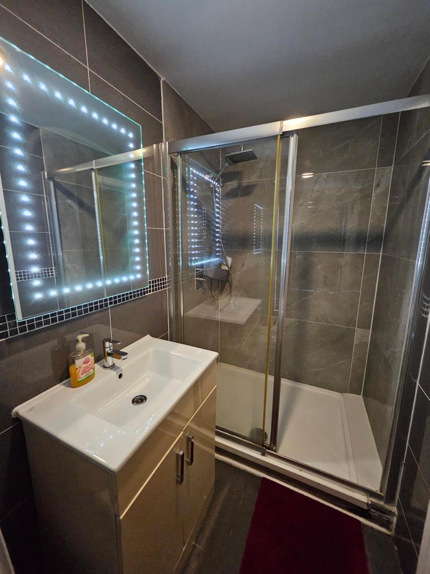 Snoozeden Westmead, Windsor Apartment ภายนอก รูปภาพ